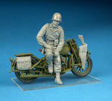MiniArt Military Models 1/35 US Military Police 2 w/2 Motorcycles Kit
