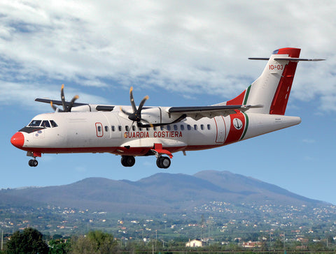 Italeri Aircraft 1/144 ATR 42 Twin-Turboprop Passenger Aircraft Kit
