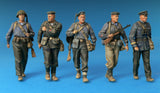 MiniArt Military Models 1/35 Soviet Naval Troops w/Weapons & Equipment Special Edition Kit