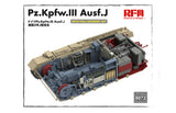 Rye Field 	1/35 PzKpfw III Ausf J Tank w/Full Interior & Workable Track Links Kit