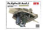 Rye Field 	1/35 PzKpfw III Ausf J Tank w/Full Interior & Workable Track Links Kit