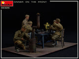 MiniArt Military 1/35 Dinner on the Front: Soviet Soldiers (5) w/Furniture & Accessories Kit