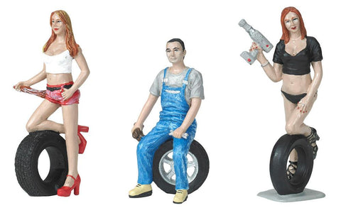 Motorhead 1/24 Tire Brigade™ Figures Set: Andie, Derek & Michele w/Tires & Tools