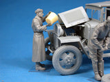 MiniArt Military Models 1/35 WWII Red Army Drivers Kit