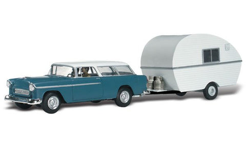 Woodland Scenics N Autoscene Thompson's Travelin' Trailer 1950's Nomad w/Tagalong Trailer & Driver