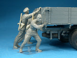 MiniArt Military Models 1/35 GAZ-AAA Mod 1943 Cargo Truck w/5 Crew Kit