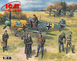 ICM Aircraft 1/48 Bf109F2 Fighter w/Pilots & Ground Personnel 1939-45 (7 Figures) Kit