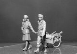 Master Box Ltd 1/35 Children (2) w/Ammo Cart Heading to the Frontline Kit