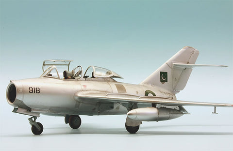 Trumpeter Aircraft 1/48 Mig-15 Uti Midget Kit