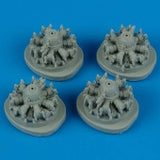 Quickboost Details 1/72 B24D Engines for HSG (4)