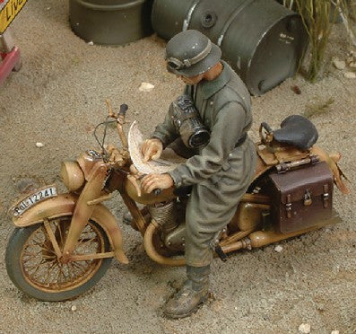 Royal Model 1/35 WWII DKM German Motorcycle Rider Resin Kit